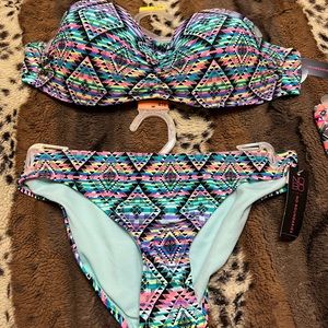 Size L bikini tops and size M bikini bottoms